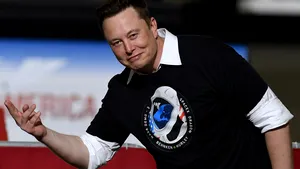 Mesajul în limba rusă trimis de Elon Musk Moscovei după lansarea SpaceX. Schimb de replici cu oficialul care a râs de el şi l-a acuzat că trimite arme nucleare în Cosmos
