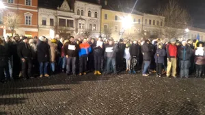 5.000 de oameni, la poarta lui Klaus Iohannis, în Sibiu