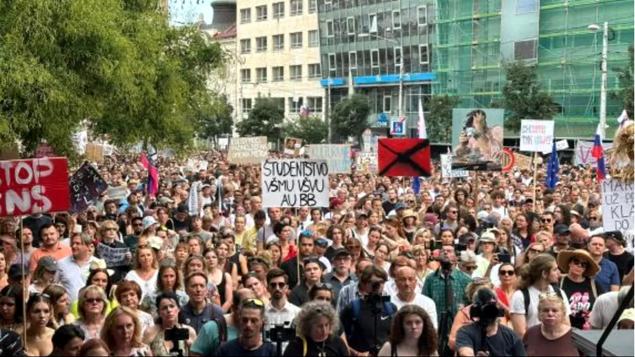 Slovacia: artiştii s-au revoltat împotriva ministrului Culturii, o fostă prezentatoare TV 
