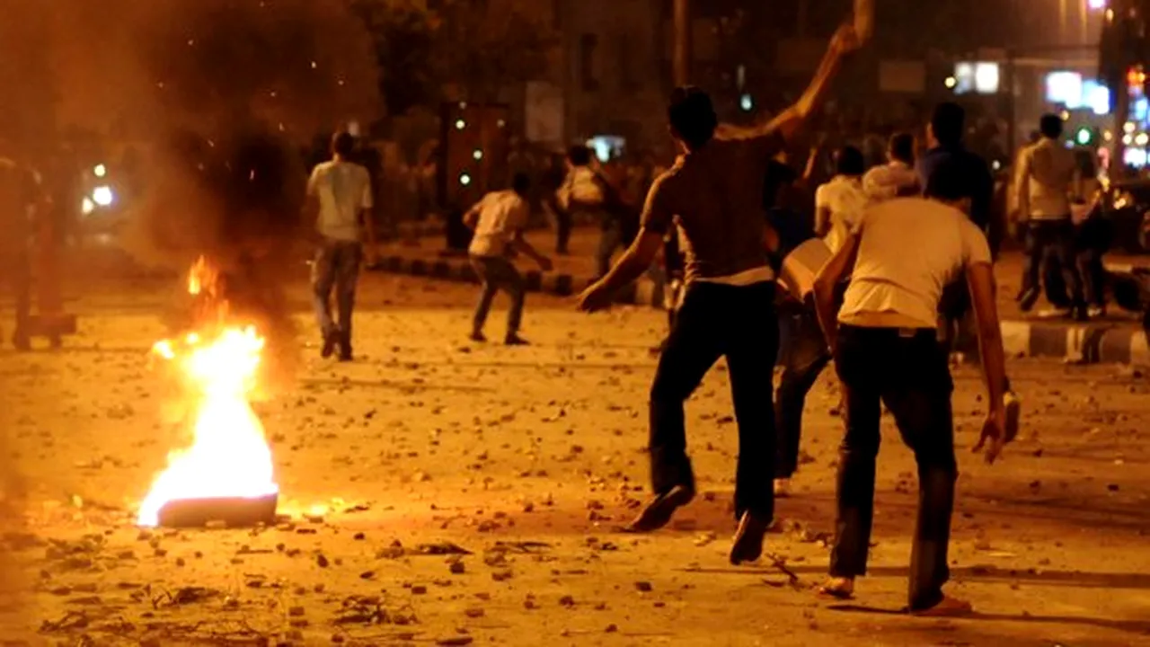 Ambasada israeliană din Cairo, invadată de manifestanţi. Ambasadorul a părăsit Egiptul