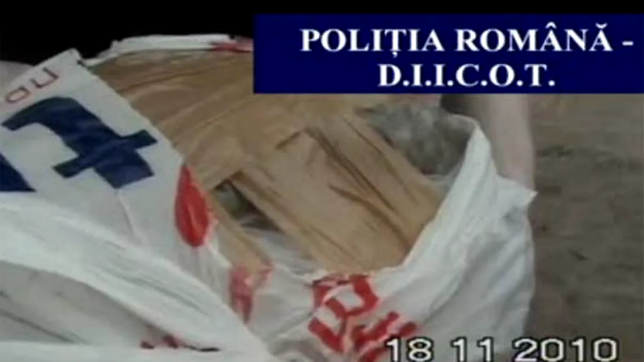 Un kilogram de droguri, găsite într-o maşină confiscată de la contrabandişti de ţigări