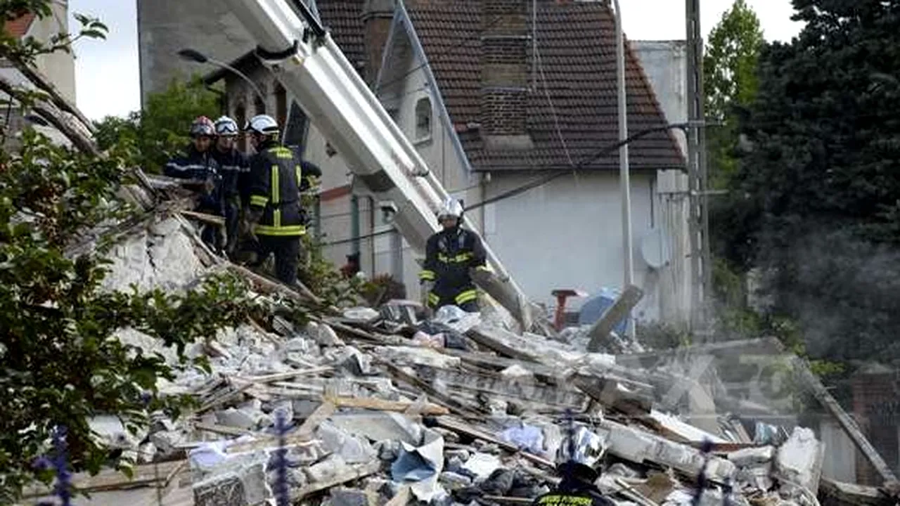 Patru morţi şi 11 răniţi lângă Paris, după prăbuşirea unui bloc, cauzată de o explozie