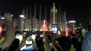 Lumea privită prin telefon şi când ne-am mutat viaţa în 