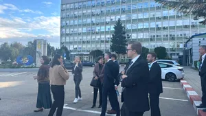 GALERIE FOTO Ministrul de Externe austriac, în vizită la Rafinăria Petrobrazi. „Suntem foarte mândri că avem aceste legături economice puternice”. Ce spune șefa diplomației despre Neptun Deep