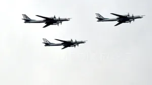 Rusia face exerciţii militare în Arctica: Bombardiere strategice testează pregătirea de luptă a forţei de alertă pentru apărare aeriană