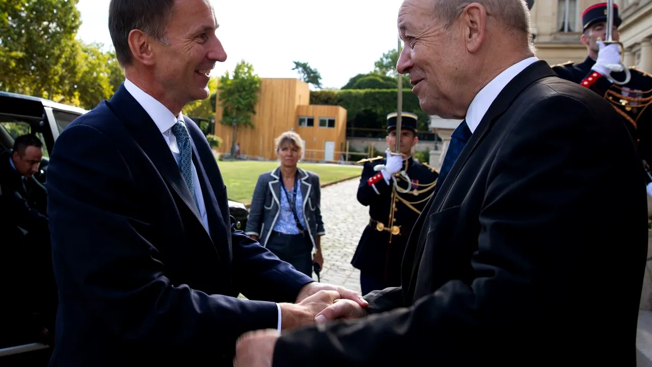 Jeremy Hunt, la primul său turneu: Singurul care va câştiga din retragerea Marii Britanii din UE fără un acord este Putin
