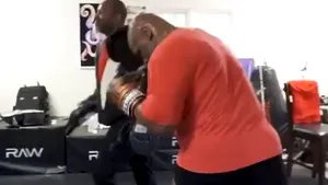 Mike Tyson, antrenament intens la 53 de ani. „Frate, m-ai făcut să fiu gata să alerg printr-un zid”, a reacţionat Dwayne „The Rock” Johnson