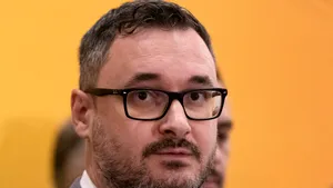 Deputatul AUR Dan Tanasă, trimis în judecată după mesajul împotriva livratorilor din Asia și Africa