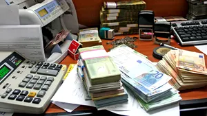 Noile norme de creditare ale BNR au blocat refinanţarea creditelor - oficial BCR