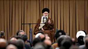 Iranul neagă că liderul suprem ar fi fost ucis: „Conduce ferm de pe teren”
