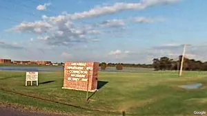 Şase deţinuţi ai unei închisori americane au preluat controlul temporar a unei părţi a facilităţii