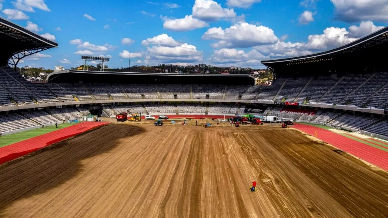 A început montarea rulourilor de gazon la stadionul Cluj Arena