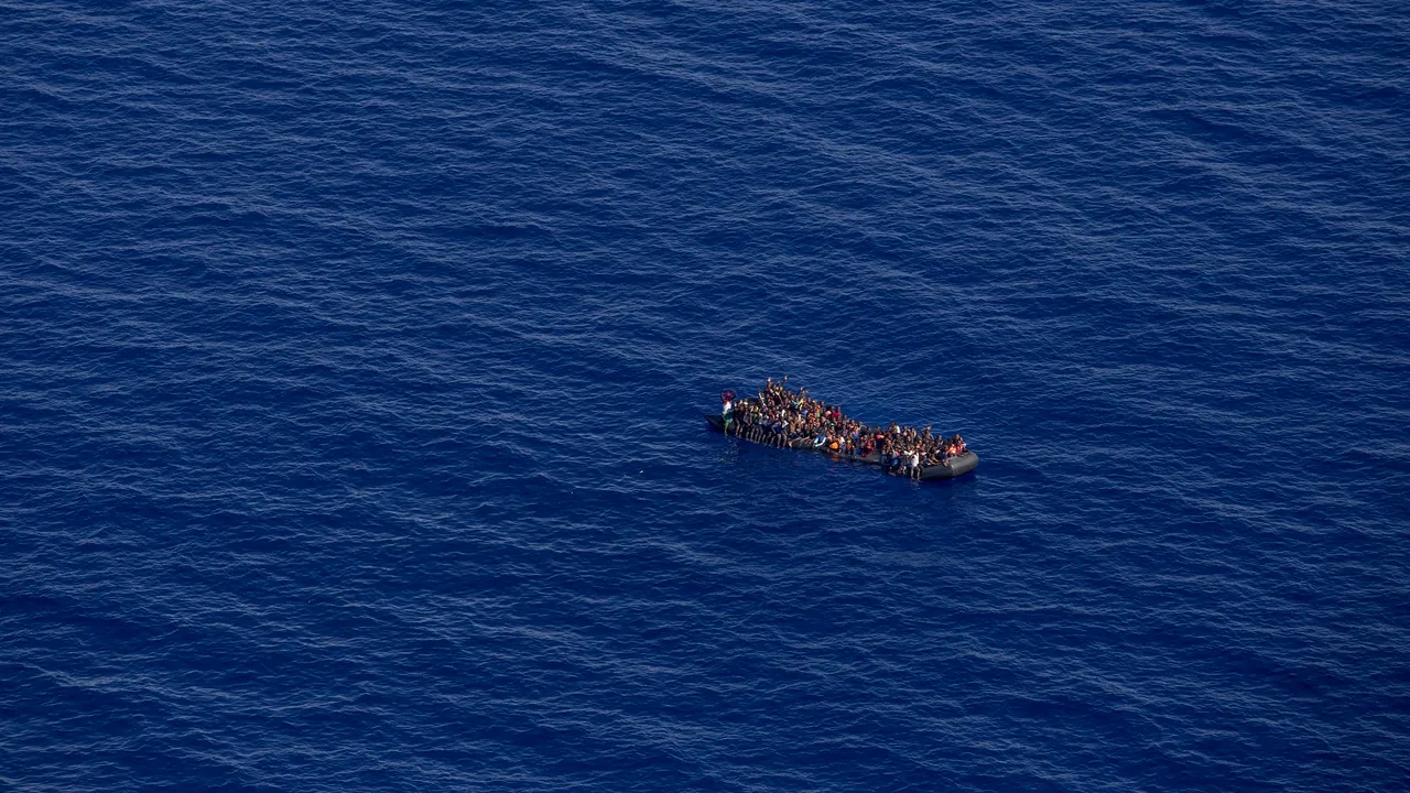 Începutul politicii anti-migraţie în Italia: Închide porturile pentru o navă cu 179 de migranţi la bord
