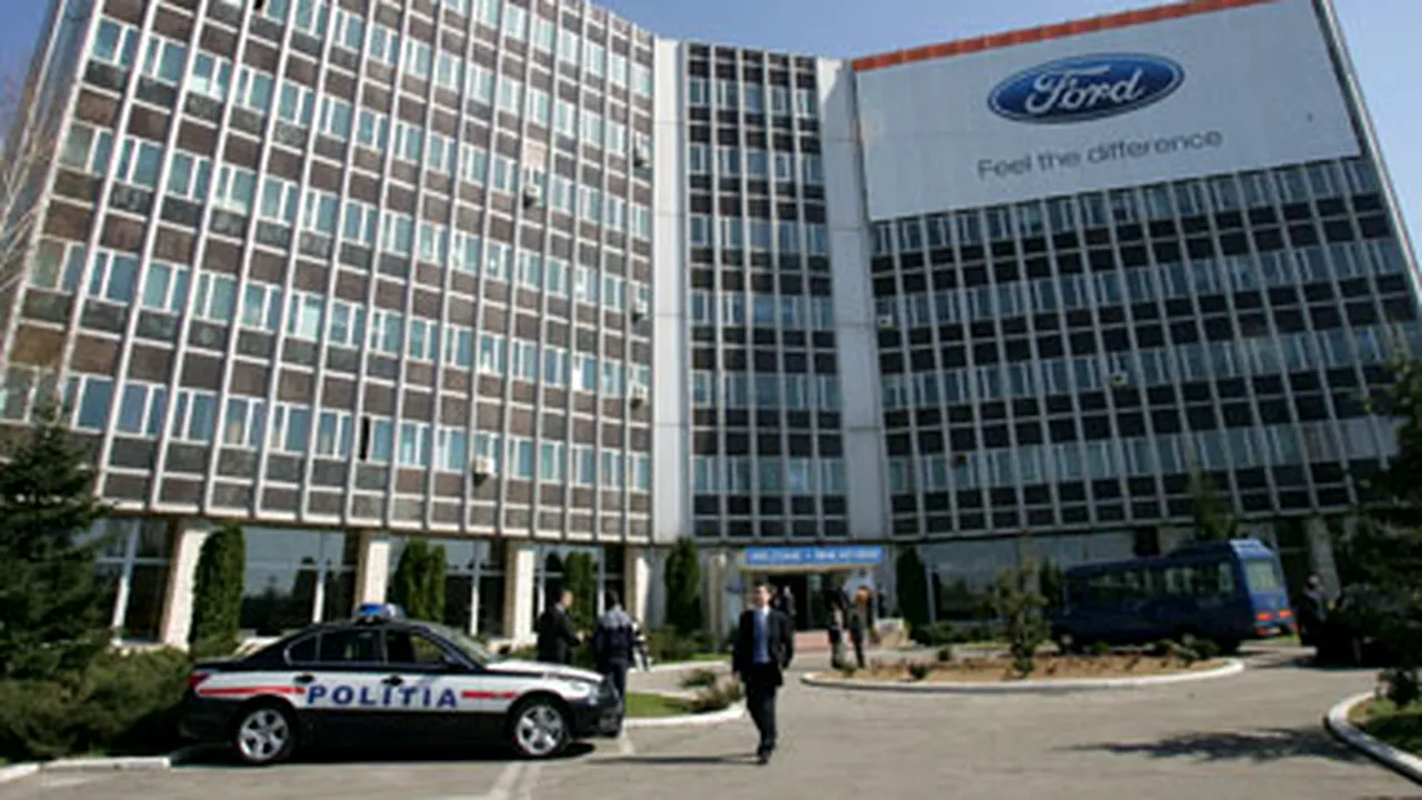 Primul Ford Transit Connect asamblat la Craiova a ieşit de pe linia de fabricaţie