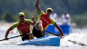Cătălin Chirilă şi Victor Mihalachi sunt în semifinalele cursei olimpice de canoe dublu 1000 m