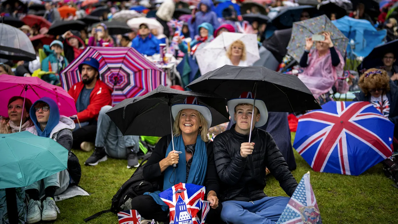 În timp ce restul Europei se topeşte de căldură, vara încă n-a ajuns la Londra 