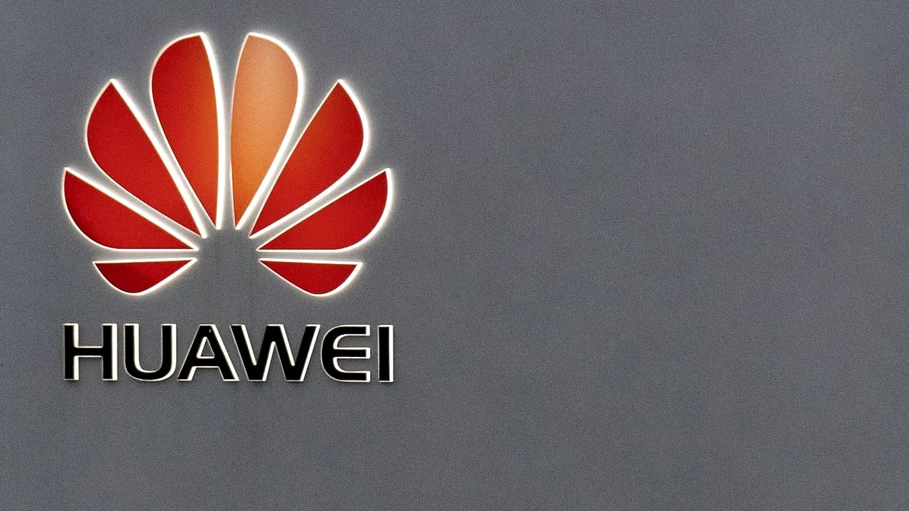 Bloomberg: Huawei construieşte o reţea secretă de instalaţii de fabricare a cipurilor pentru a evita sancţiunile americane