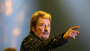 Johnny Hallyday şi-a lansat noul album pe Champs Elysées