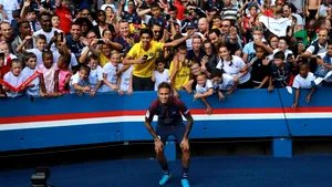 FOTO, VIDEO | Cum arată Neymar, cel mai scump jucător transferat vreodată, la prima apariţie în noul echipament sportiv