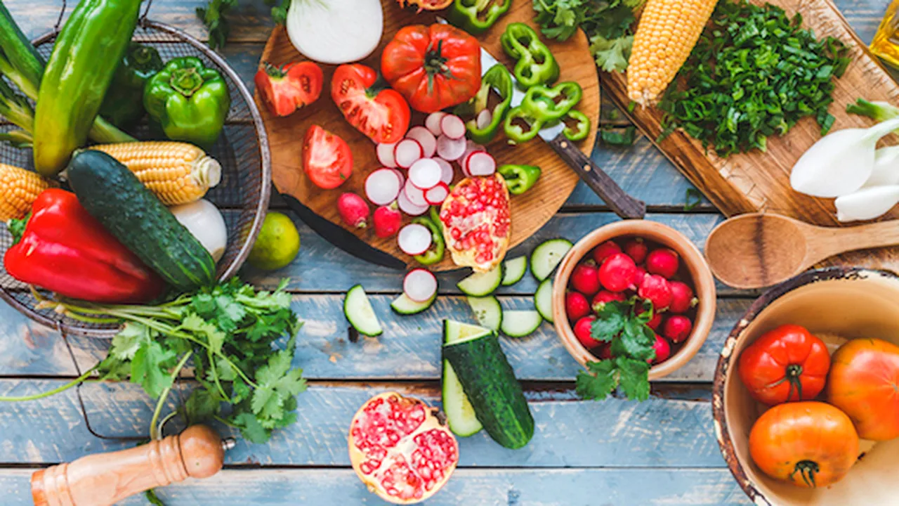 Un cunoscut doctor face lumină cu privire la pericolul din alimentele pe care le consumăm zilnic: 
