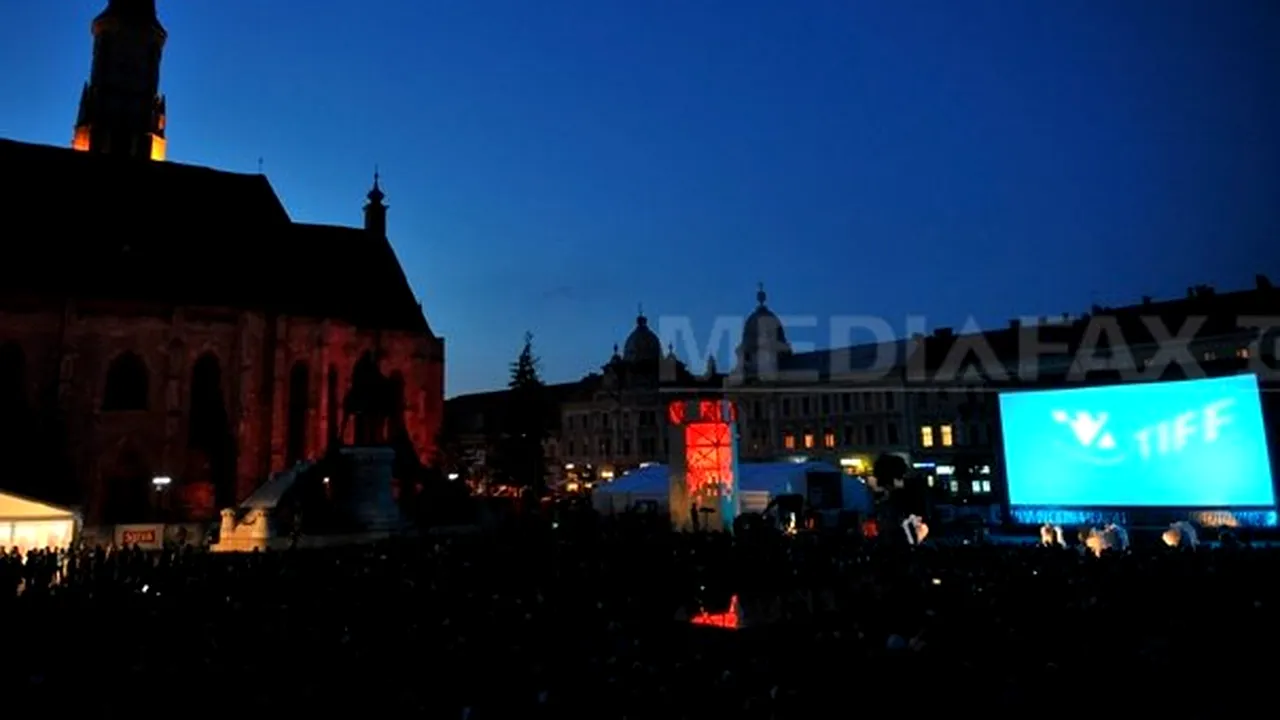 TIFF 2015: Circa 2.500 de persoane la gala de deschidere, în Piaţa Unirii din Cluj-Napoca - FOTO