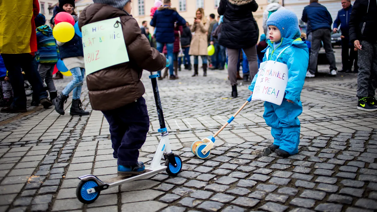 Protecţia Copilului referitor la participarea minorilor la proteste: Nu trebuie expuşi riscurilor / Ministrul Muncii: Nu am cerut Protecţiei Copilului măsuri