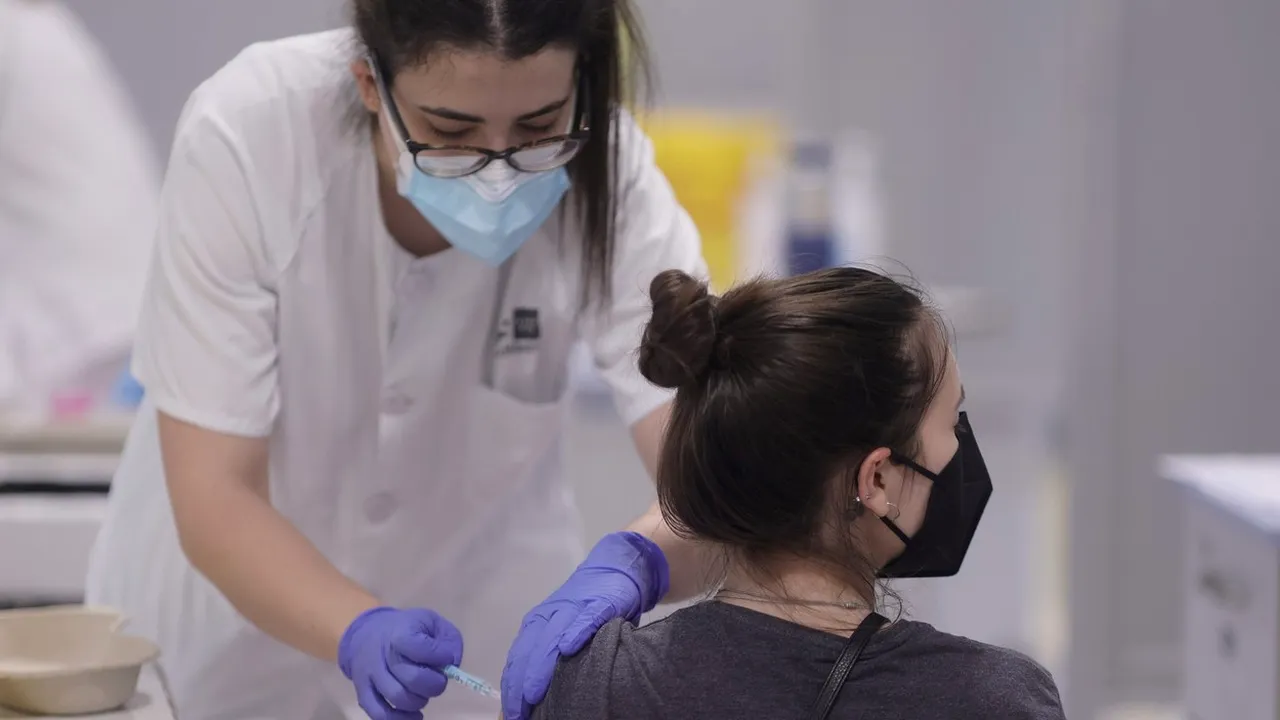 Vaccinare anti-COVID România. Ultimele cifre, publicate de CNCAV joi, 3 iunie. Peste 60.000 de români imunizaţi în 24 de ore