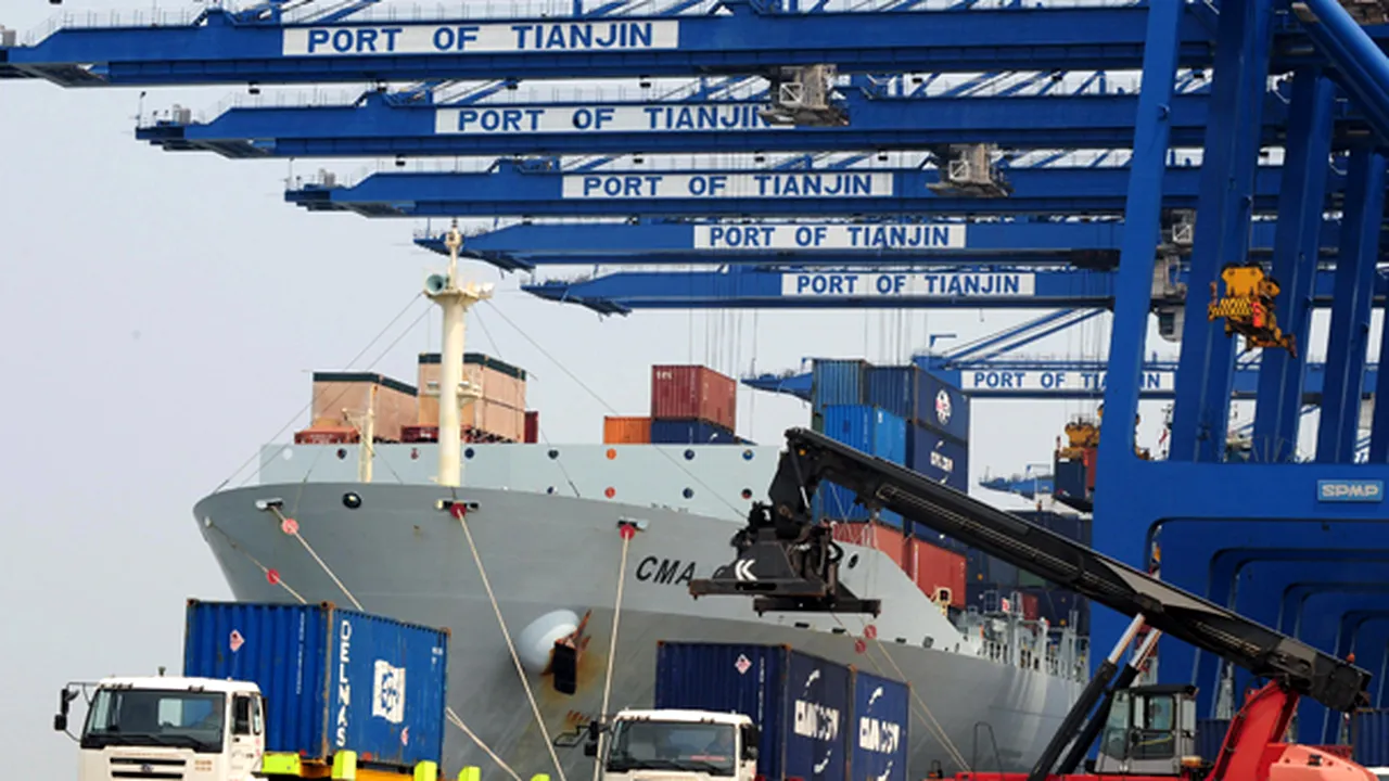 Economia chineză a crescut cu 8,7% în 2009 şi va urca pe locul doi în lume, depăşind Japonia