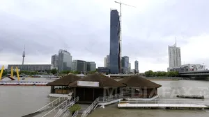 Bancnote în valoare de 100.000 de euro, descoperite plutind pe Dunăre, în Austria, de un trecător