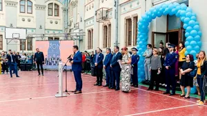 George Simion a avut public neprietenos, la discursul ţinut liceul pe care l-a absolvit