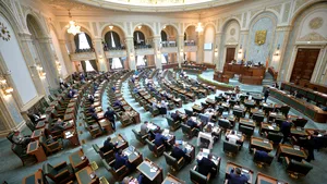 Parlamentarii s-au grăbit să plece în vacanţa de vară. Manda: Nu am putut repartiza ordonanţele de urgenţă la comisii pentru că nu am avut cvorum la Senat