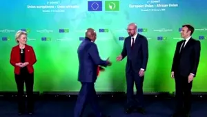 Gestul nepoliticos al ministrului ugandez: a ignorat-o pe von der Leyen şi i-a salutat doar Macron şi pe Michel