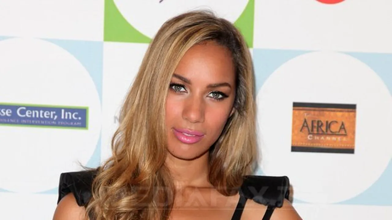 Leona Lewis în România: Vedeta a vizitat rezervaţia de urşi de la Zărneşti