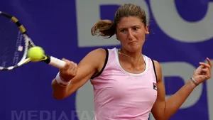 Irina-Camelia Begu s-a calificat în turul doi la Acapulco: Nu a fost uşor cu Bacsinszky, dar sunt fericită că am câştigat