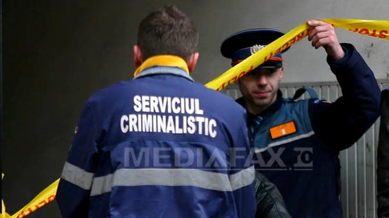 Un bărbat a fost găsit înjunghiat într-o imobil din Capitală 