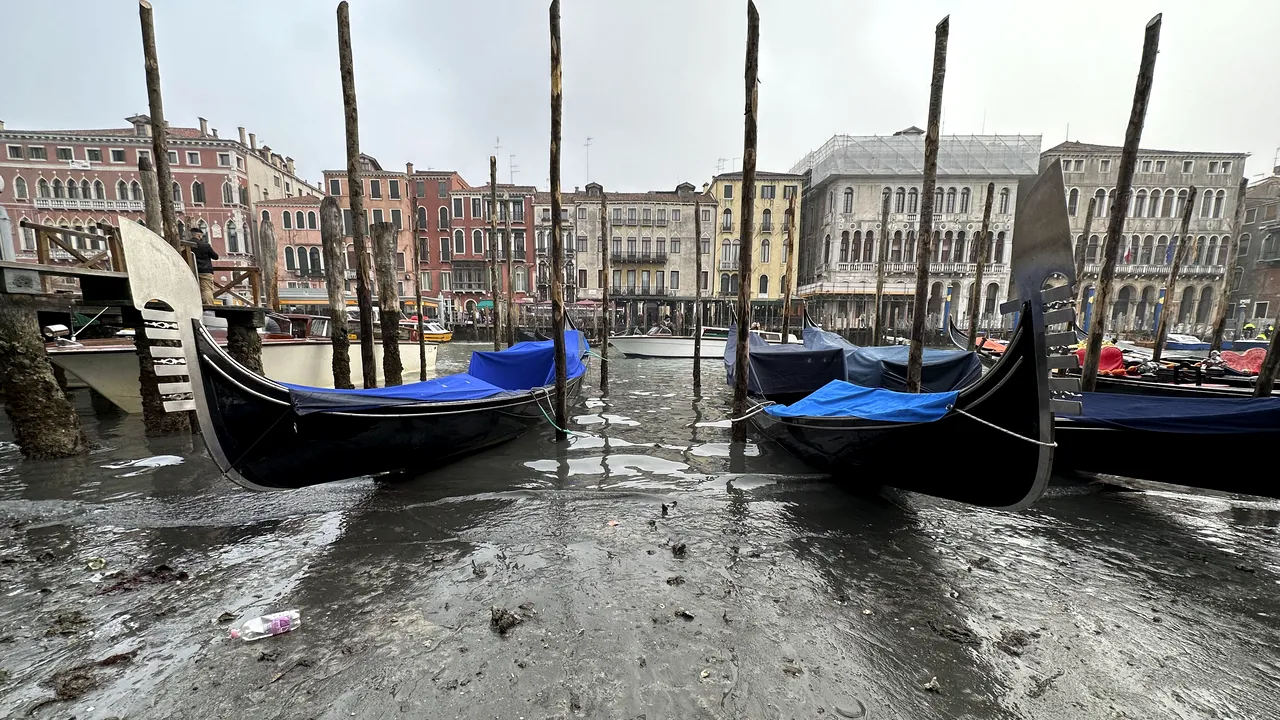 UNESCO recomandă adăugarea Veneţiei pe lista locurilor din patrimoniul mondial aflate în pericol