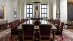 Ungaria: scandalul Magyar – Orban ajunge la faza pe covoare. Franjuri rupti și „o pată”, descoperite la bunurile istorice din Karmelita