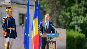 Iohannis a discutat cu ministrul Apărării din Turcia despre securitatea din Marea Neagră