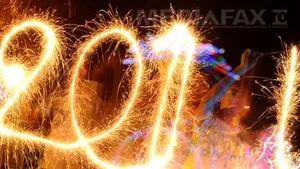 Vezi aici cum au sărbătorit oamenii trecerea în 2011 - VIDEO, GALERIE FOTO