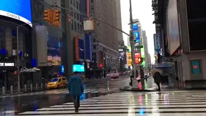 SUNETUL LINIŞTII | New York, imagini din oraşul părăsit de milioane de oameni | VIDEO