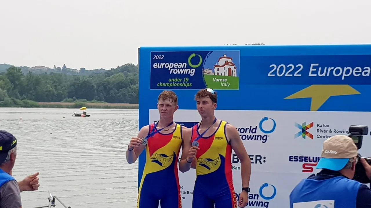 Imnul României a răsunat în Italia. România a obţinut 5 medalii la CE U19 la canotaj