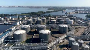 Ucraina confirmă că a lovit depozitul de petrol din Sankt Petersburg cu o dronă produsă intern
