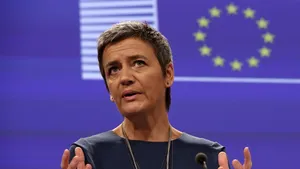 Cine este Margrethe Vestager, cel mai de temut comisar european. A acuzat Apple că s-a bucurat de susţinere ilegală din partea Irlandei, plătind taxe mult mai mici - VIDEO