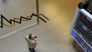 Acţiunile băncilor din Grecia au scăzut puternic, după ce premierul a respins programul de bailout