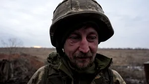 Civilii ucraineni, mai uniţi ca niciodată. Strâng fonduri pentru a-şi ajuta armata