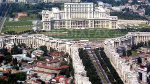 EXCLUSIV: Parlamentarii au 2.265 de angajaţi pentru care decontează peste 3 milioane de lei lunar. LISTA COMPLETĂ a parlamentarilor şi a numărului de angajaţi