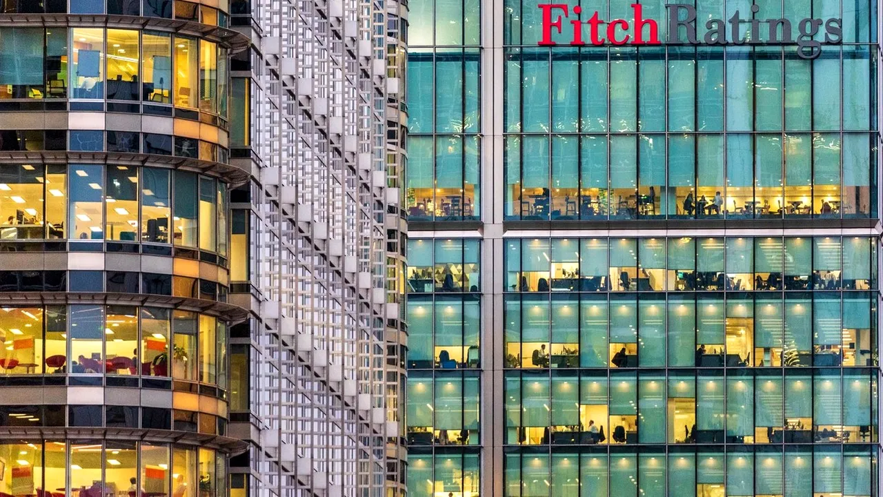 Analistul economic Mircea Coşea comentează ratingul de ţară al României, reconfirmat de Fitch: Politică reală de investiţii, nu promisiuni