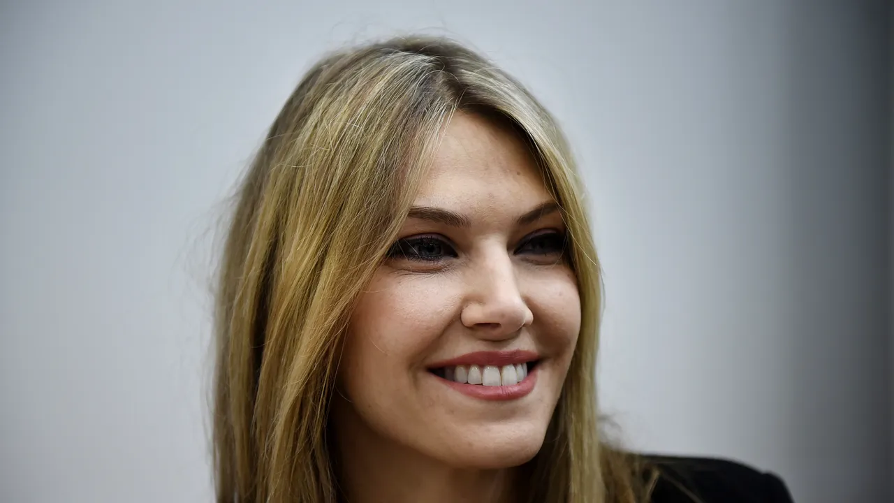 Mărirea şi decăderea Evei Kaili: drumul de la Pasok la „muză” a emirilor
