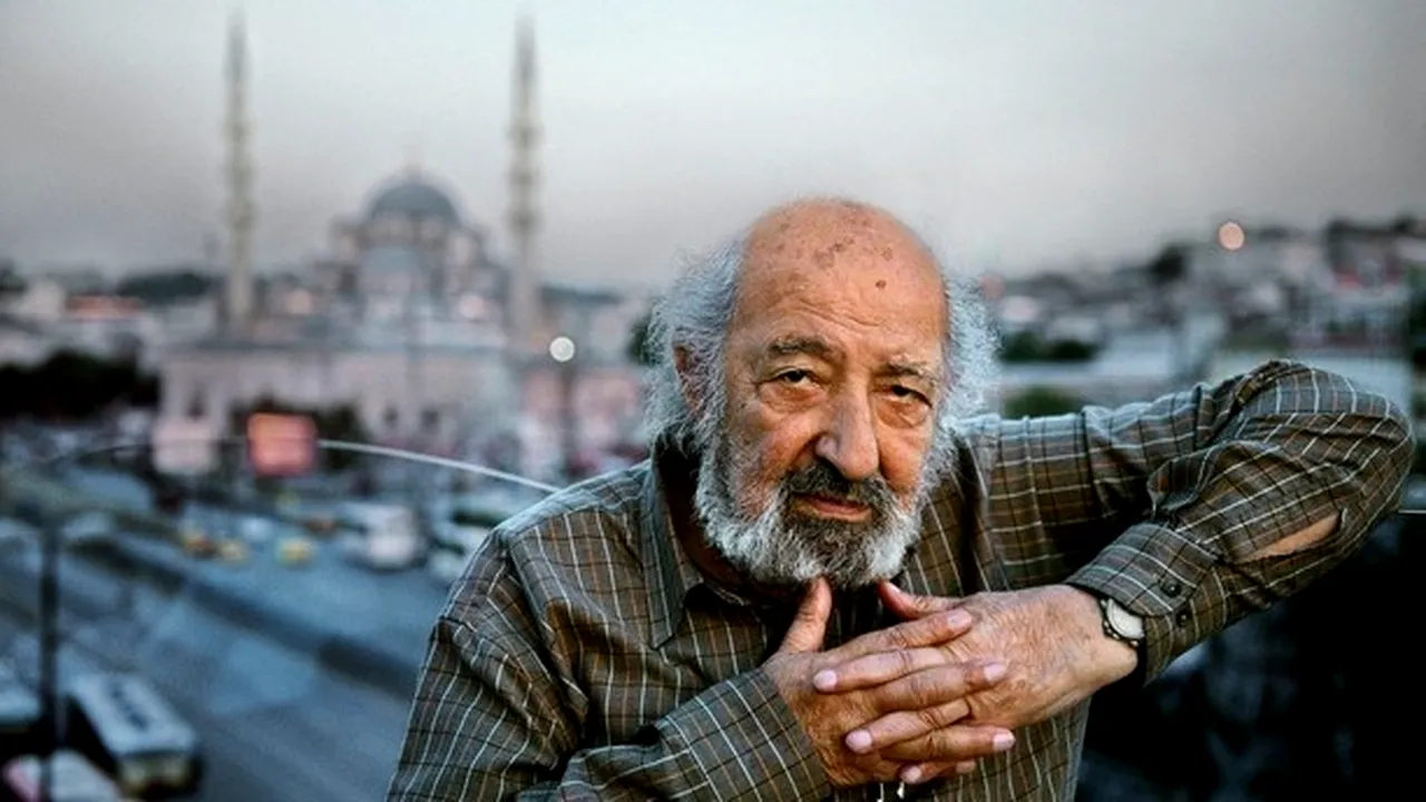 Un celebru fotojurnalist turco-armean, supranumit „Ochiul Istanbulului”, a murit la vârsta de 90 de ani