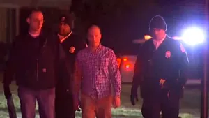 Zeci de locuinţe evacuate, după ce un bărbat a sunat la urgenţe şi a spus că a construit un reactor nuclear în propriul garaj. VIDEO